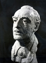 Sculpture of O’Connor by Seamus Murphy, permanently on exhibition in UCC